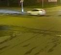 "Пролетел на красный свет": появилось видео ночного ДТП с Honda Fit в Южно-Сахалинске