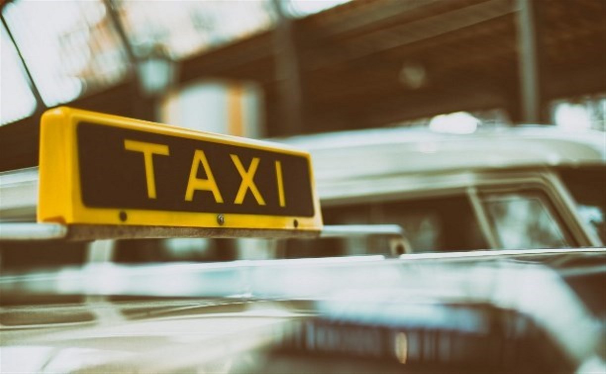 Таксиста будут судить за краденый у сахалинки телефон