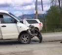 На Холмском шоссе в Южно-Сахалинске столкнулись грузовик и микроавтобус