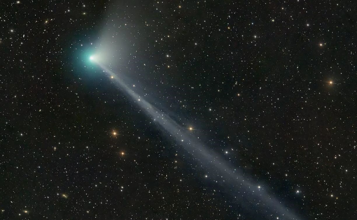 К Земле несётся зелёная комета, которая появлялась на небе 50 тысяч лет назад