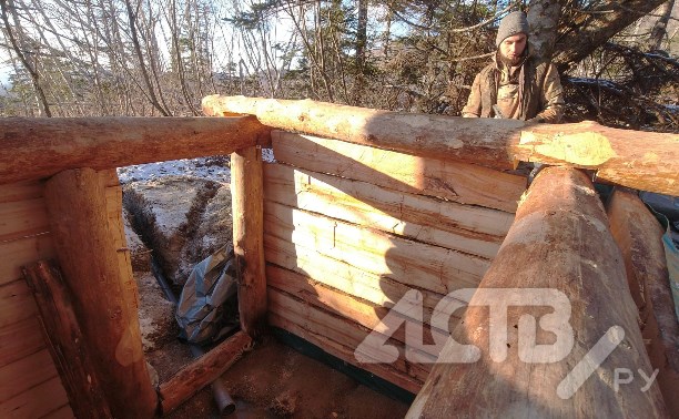 Южносахалинец в одиночку построил землянку на 12 "квадратов" в 10 километрах от города