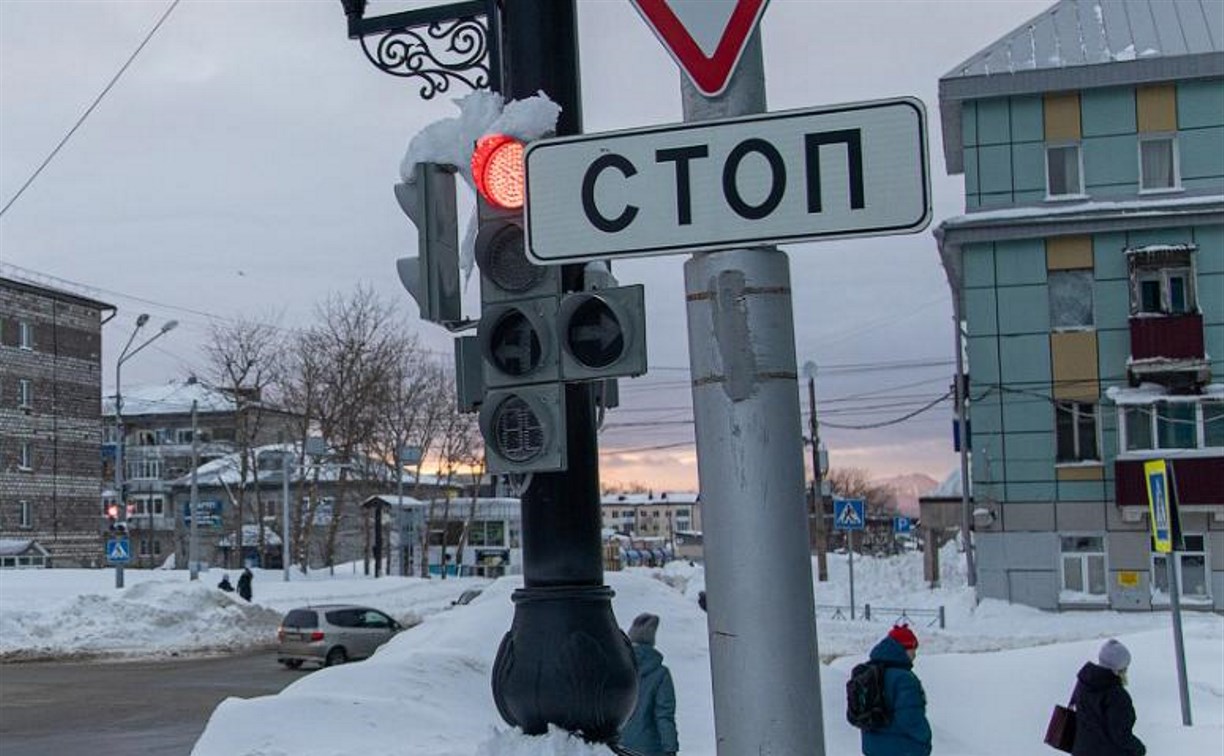 На пяти перекрестках в Южно-Сахалинске временно отключат светофоры
