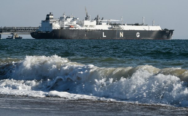 "Из шести танкеров отправлен только один": добыча нефти на Сахалине значительно сократилась