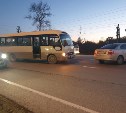 Очевидцев ДТП с участием автобуса и седана ищут в Южно-Сахалинске