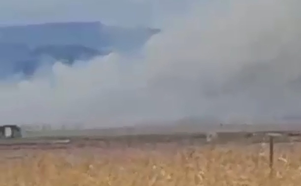 "Огонь до неба!": пожар на 10 гектарах на Сахалине тушили десять часов