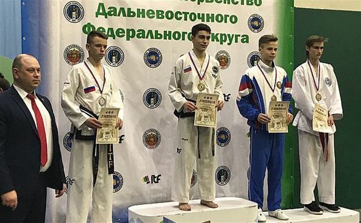 Сахалинские тхэквондисты завоевали 21 медаль на дальневосточных соревнованиях