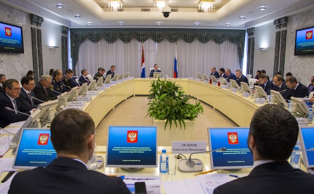Восемь тысяч рабочих мест, не связанных с нефтью и газом, создадут на Сахалине и Курилах Восемь тысяч рабочих мест, не связанных с нефтью и газом, создадут на Сахалине и Курилах