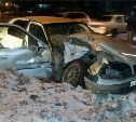 Два человека пострадали при столкновении легкового автомобиля и грузовика в Южно-Сахалинске