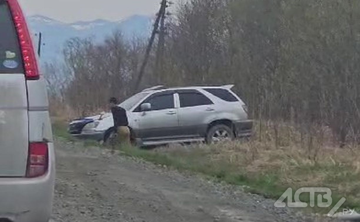 Автомобиль улетел с дороги на анивской трассе - Новости Сахалинской  области. Происшествия - astv.ru