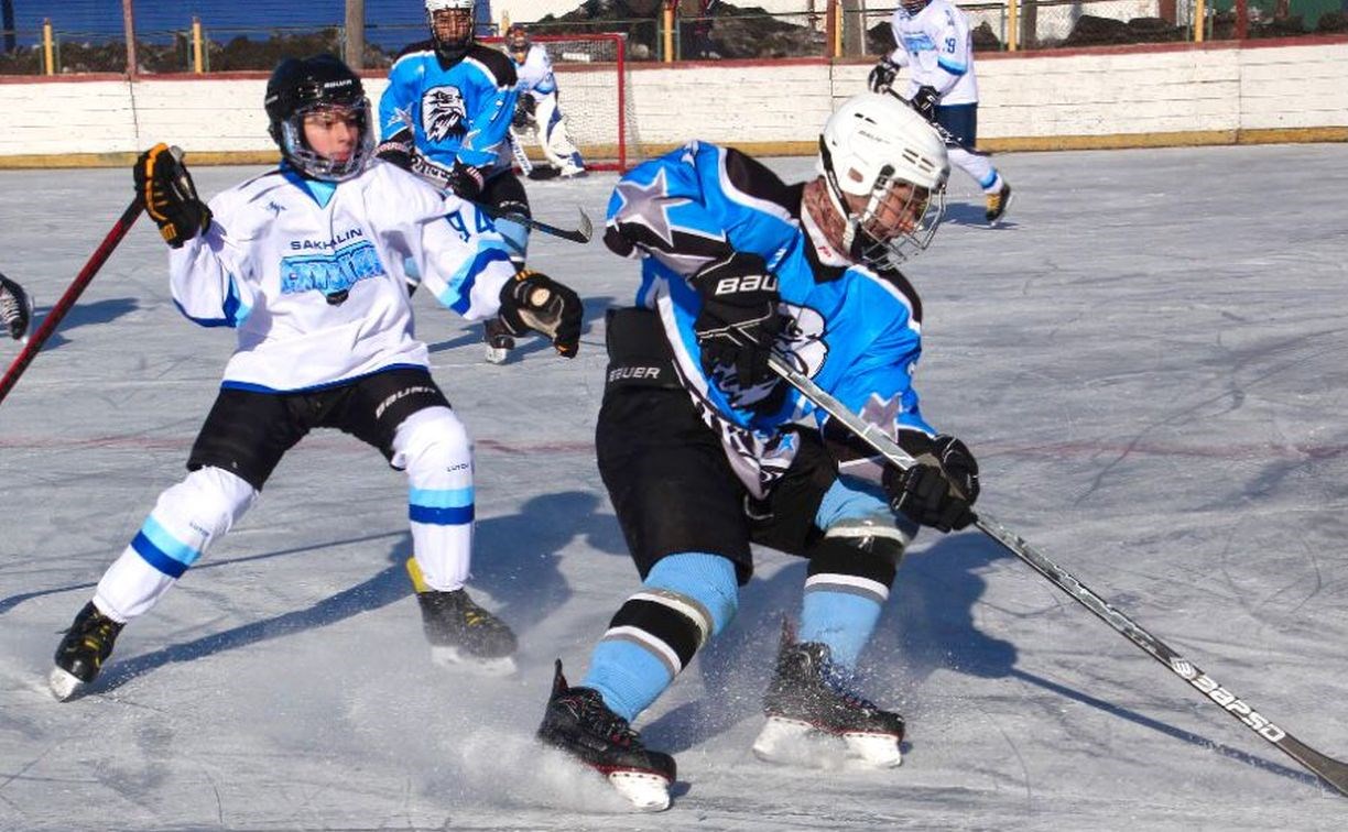 Сахалинские подростки открыли первенство Лиги юниоров по хоккею