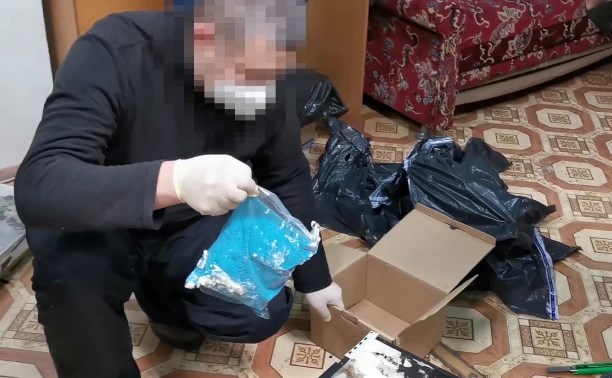 Полицейские задержали троих сбытчиков наркотиков в России, один из них - сахалинец