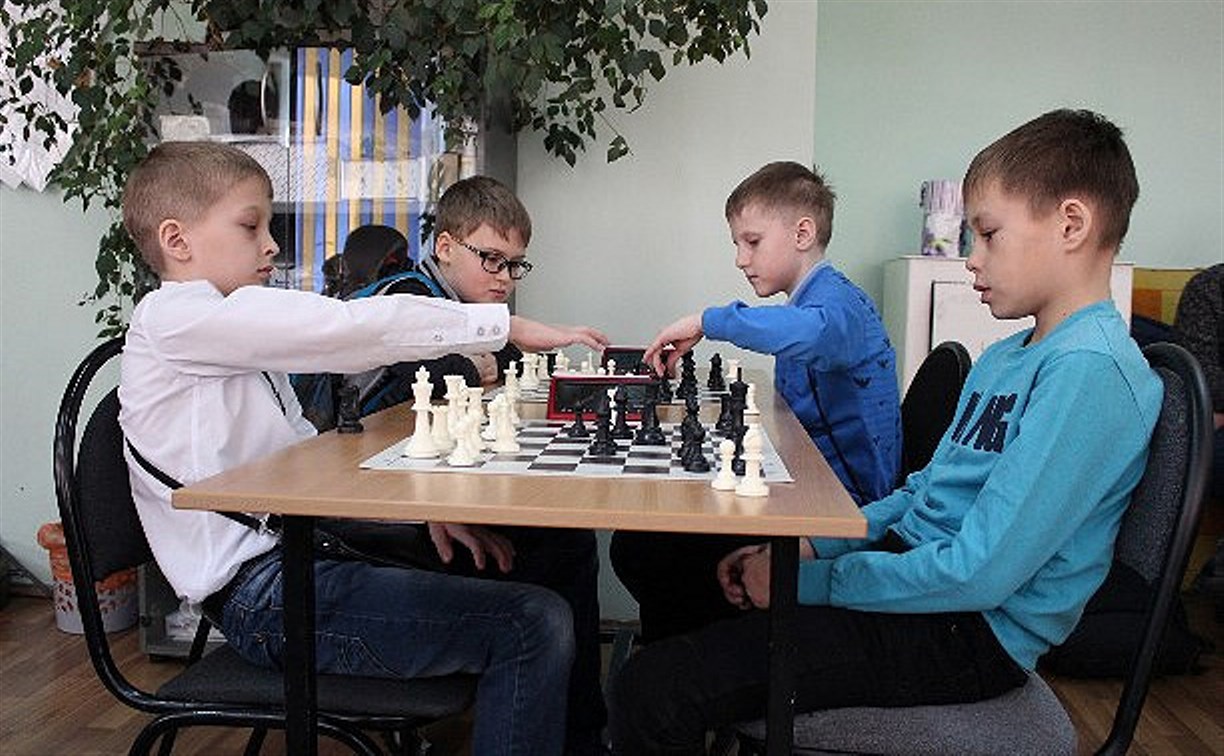 На Сахалине предложили включить шахматы в обязательную школьную программу