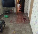 Недопитый чай и лужи крови: появились фото с места жестокого убийства в Тымовском районе 