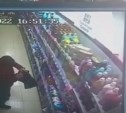 Непорядочный мужчина обокрал магазин "Порядочный" в Южно-Сахалинске