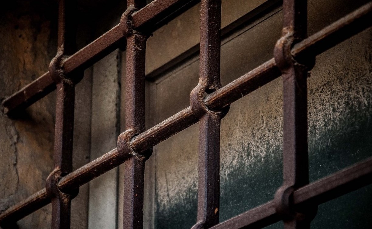 Зарезали ножом, вывезли на лодке и выбросили в море: сахалинца судили за групповое убийство  Зарезали ножом, вывезли на лодке и выбросили в море: сахалинца судили за групповое убийство