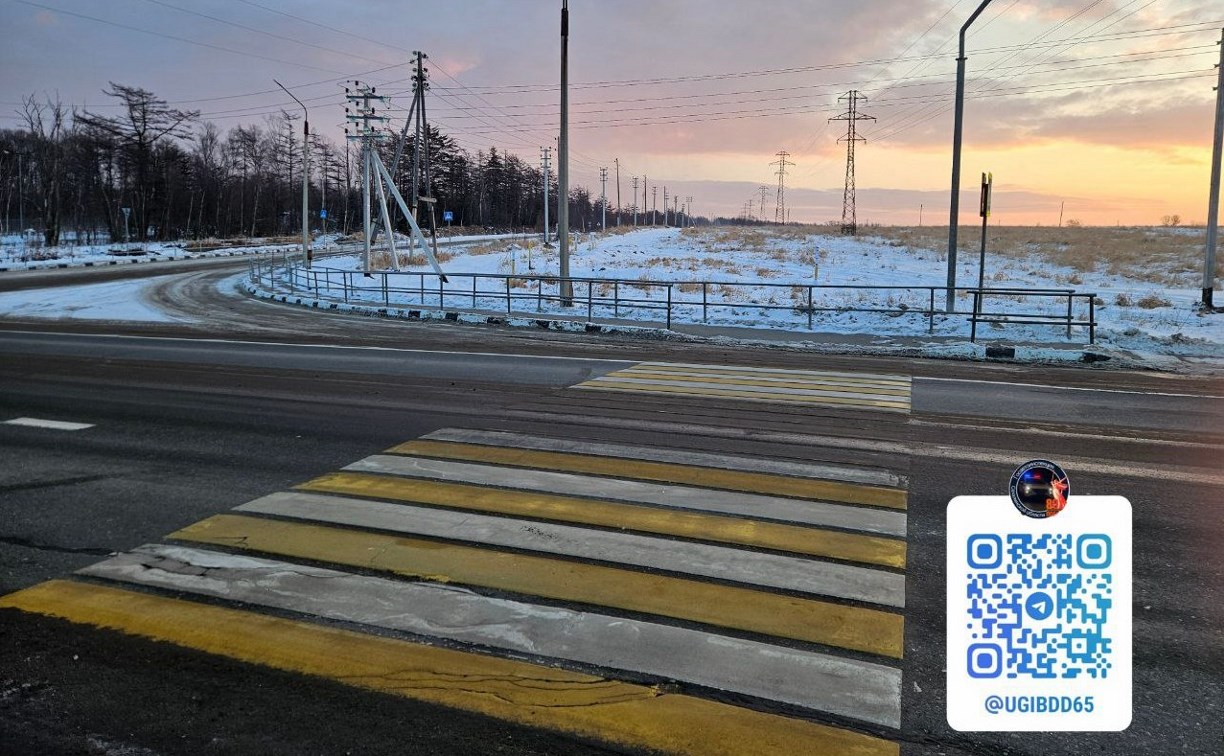 Грузовик насмерть сбил мужчину на корсаковской трассе