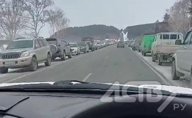 Разрушенный в районе Лесного припай "выгнал" сахалинских рыбаков на Изменчивое