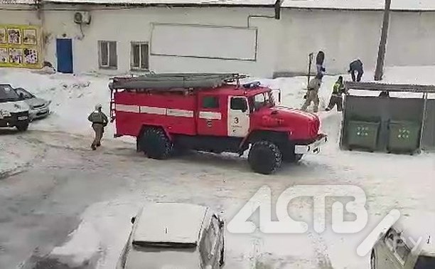 Ребёнок на Сахалине провалился в сливную яму, заметённую снегом