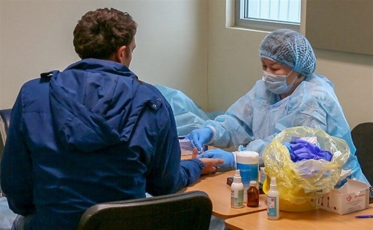 Коронавирусом в Сахалинской области за сутки заразились 105 человек