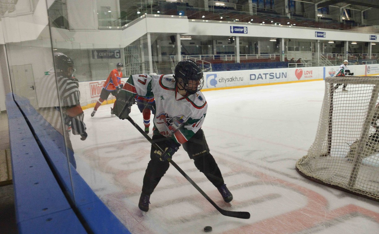 Областные соревнования по хоккею проходят на Сахалине
