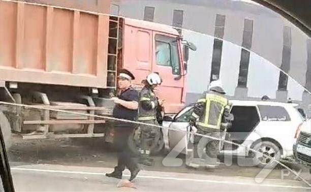 Мужчина пострадал при столкновении универсала и самосвала в Южно-Сахалинске