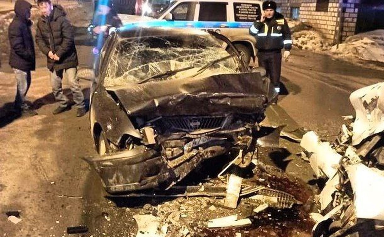 Появилось видео спасения мужчины из разбитого авто в Невельске