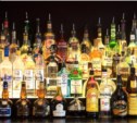 В ночном клубе Южно-Сахалинска нашли почти 900 бутылок  «подозрительного» элитного алкоголя 
