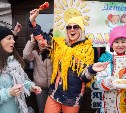 Фестиваль блинов, конкурсы и чучело: в Корсакове широко отпраздновали Масленицу