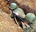 На Сахалине мотострелков обучают штурму и захвату опорных пунктов условного противника