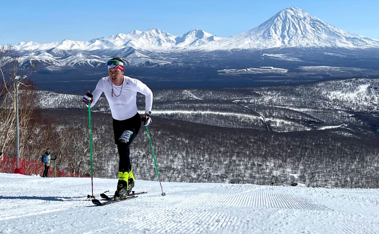 Сахалинец попал в пятёрку лучших ски-альпинистов вертикальной гонки на Камчатке