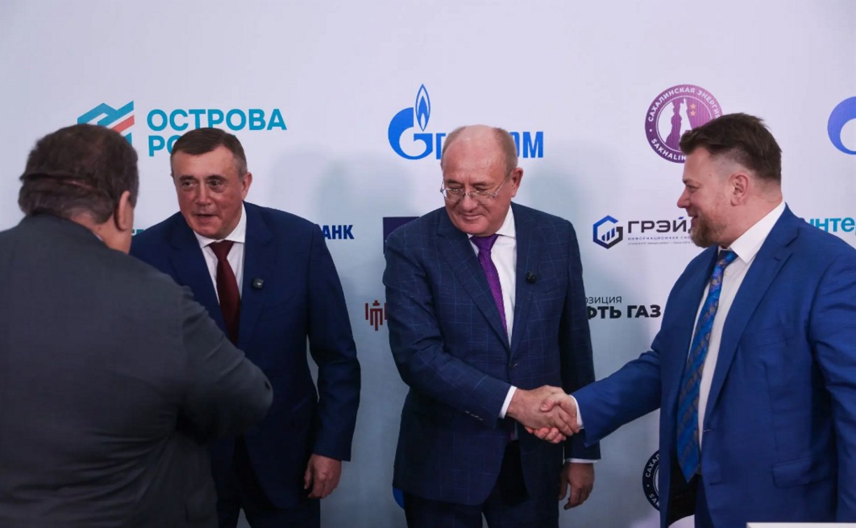 "Газпром" усилит безопасность морских объектов на сахалинском шельфе