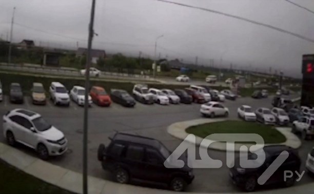 Автомобилисты продолжают гонять в Новотроицком
