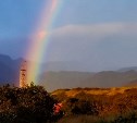 Огромная яркая радуга озарила Северные Курилы на рассвете