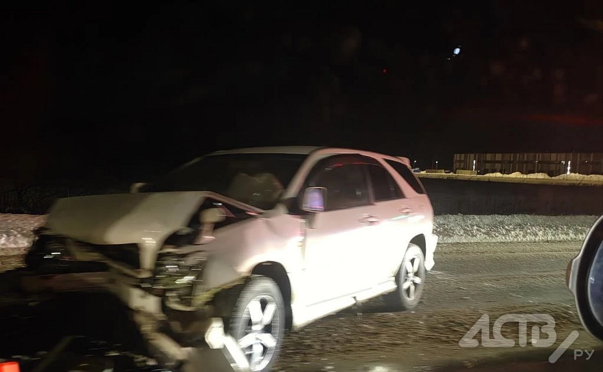 Пьяный мужчина на "Марке" спровоцировал серьёзное ДТП на выезде из Южно-Сахалинска