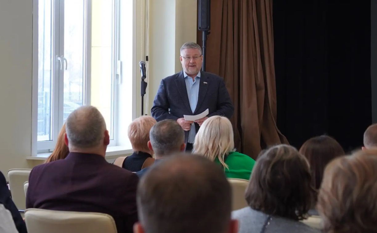 Депутат Георгий Карлов: "У семейных студентов должна быть общая крыша над головой"