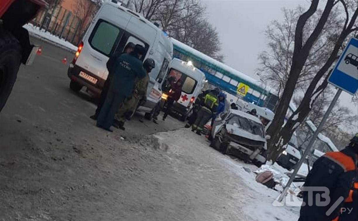 Сахалинская прокуратура взяла под контроль ход проверки по факту ДТП, в  котором погибли люди - Новости Сахалинской области. Происшествия - astv.ru