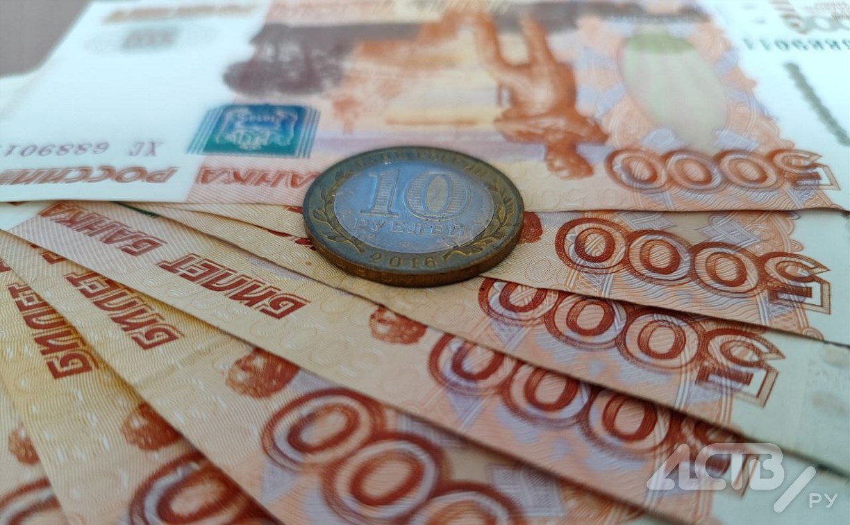 Сахалинец использовал палец спящего друга в своих корыстных целях