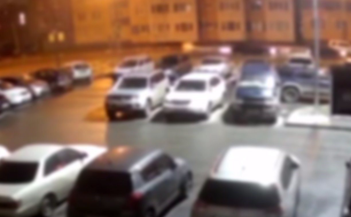 В Южно-Сахалинске ночью столкнулись три автомобиля