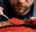 Красная икра в России может окончательно стать продуктом только для богатых