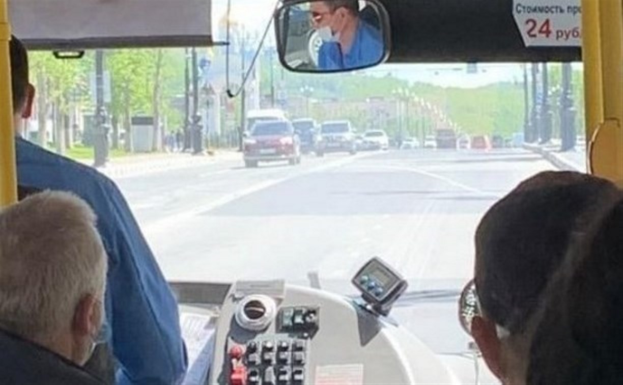Прокуратура проверит, почему водители сахалинских автобусов снова пытаются высадить детей