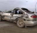 Грузовик протаранил легковушку в Южно-Сахалинске (ФОТО)