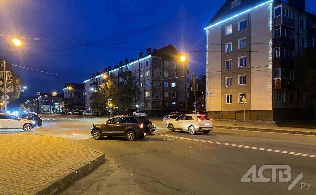 Два автомобиля попали в ДТП в Южно-Сахалинске