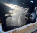 В южно-сахалинском СНТ "Мукомол" загорелась бесхозная постройка 