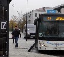 "Отклонение не более 1,5 минут": что происходит с автобусами на привокзальной площади Южно-Сахалинска