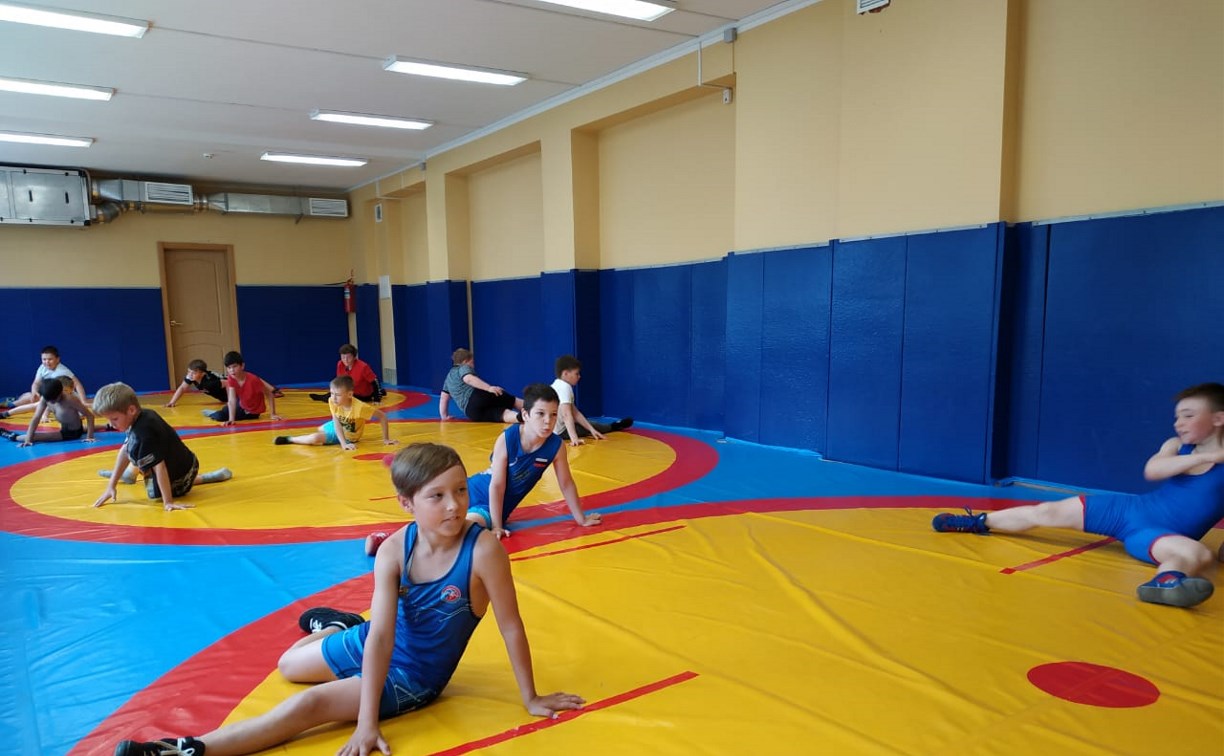 Спортшкола по греко-римской борьбе открыла летнюю площадку в Новоалександровске