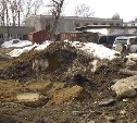 Жилые дома в центре Южно-Сахалинска утопают в нечистотах