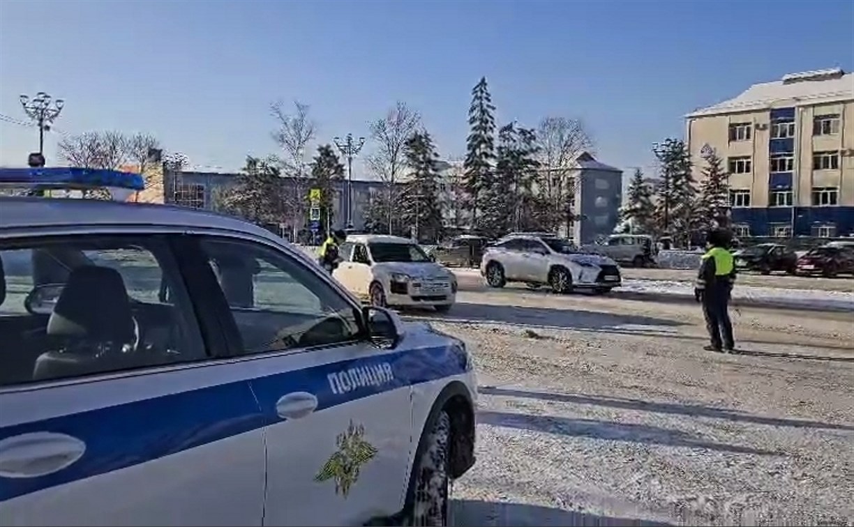 Скорость, ремни, выезд на встречку: какие нарушения на дорогах Сахалина фиксировали уличные камеры 18 декабря 