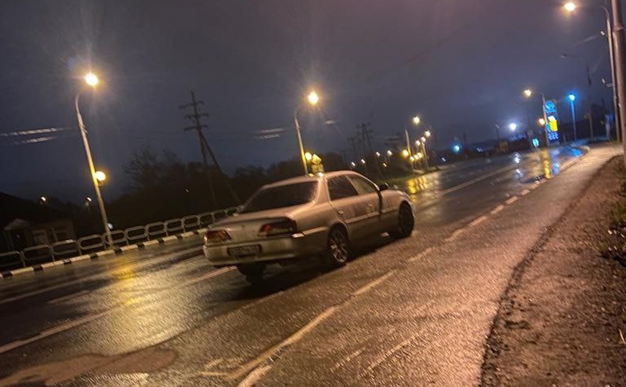 Авто сахалинск. Автомобиль на улице. ДПС останавливает автомобиль. ДПС машина Приора.