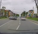 Лихач на Subaru решил проскочить "по-быстрому" и чуть не устроил ДТП в Луговом 