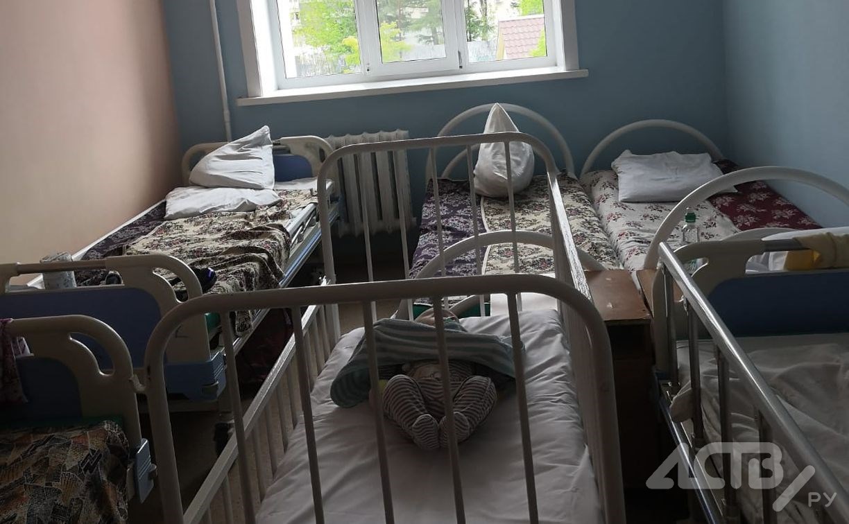 Сахалинский минздрав объяснил заставленную кроватями палату в детской больнице